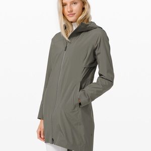 lululemon Rain Rebel jacket NWT size 6 - blue